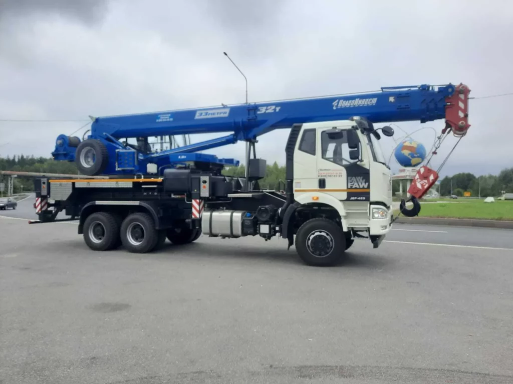 Автокран Клинцы КС-55729-9К-3 на шасси FAW J6 6х6
