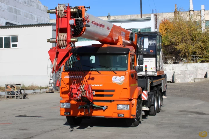 Автокран КАМЫШИН КС-55729-1К-33